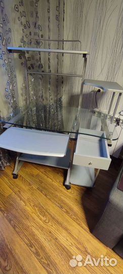 Компьютерный стол