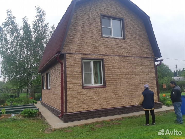 Бригада строителей