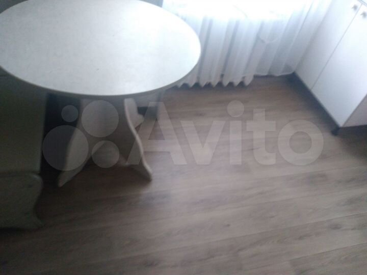 2-к. квартира, 43 м², 1/3 эт.