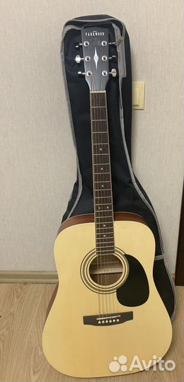 Акустическая гитара