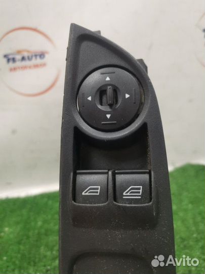 Блок управления стеклоподъемниками Ford Focus 3