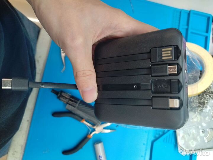 Повербанк 6000мАч новый с банками