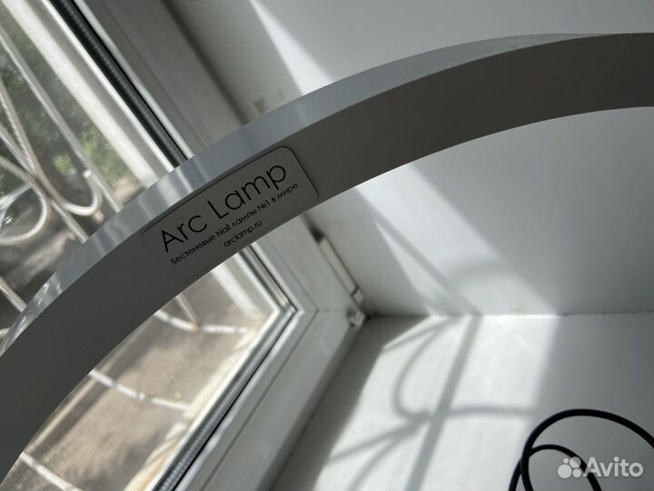 Бестеневая лампа для маникюра