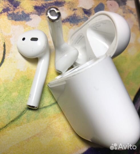 AirPods Apple 1- (G) Поколение первое б\у