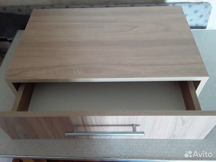 Подвесная тумба в прихожую