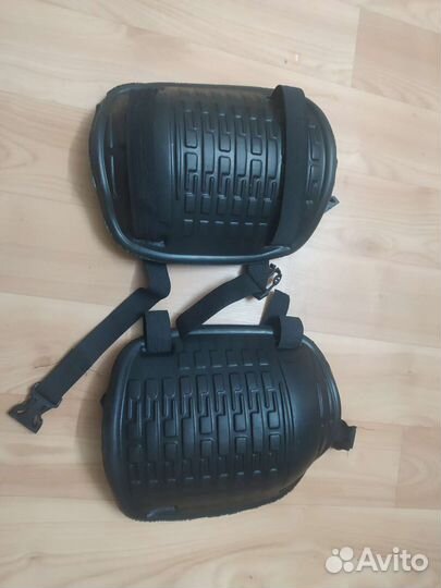 Наколенники