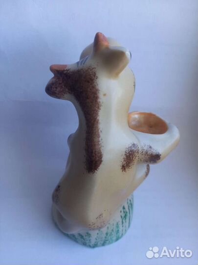 Фарфоровая статуэтка