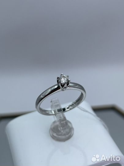 Золотое кольцо с бриллиантом 0.12 ct., р.16