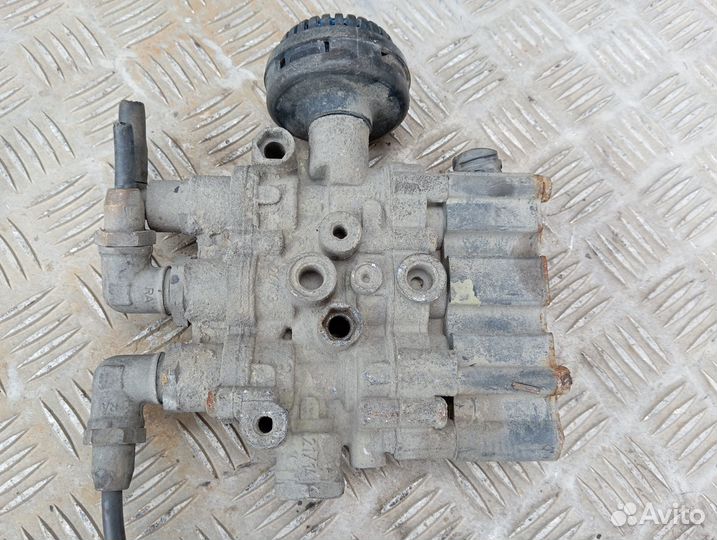 Кран уровня пола главный Renault DAF MAN Mercedes