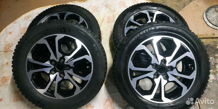 R17 Michelin X-Ice North 4 215/60, PCD 5x114.3 DIA 67.1