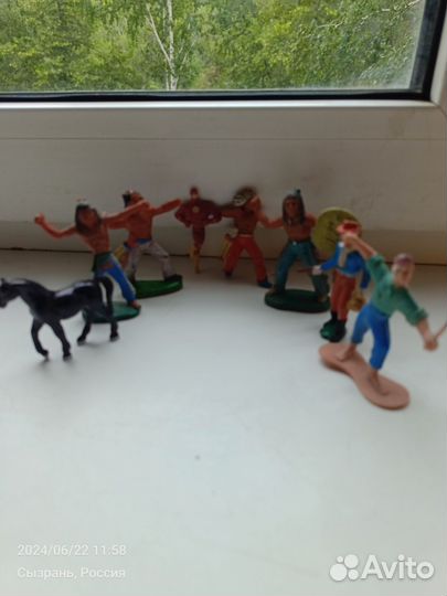 Фигурки воинов