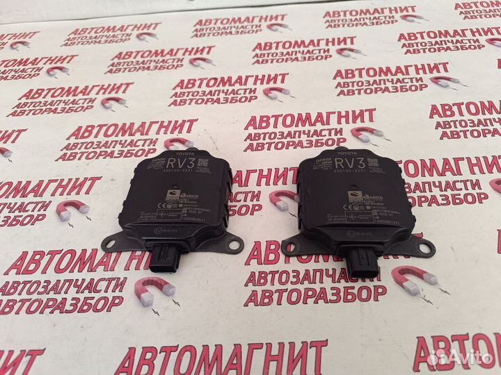 Блок контроля слепых зон Toyota Rav 4 50 18-н.в