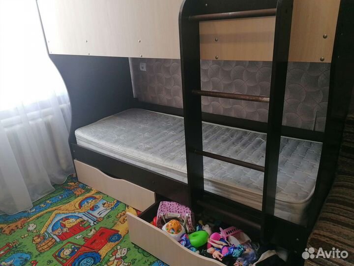Двухъярусная кровать бу с матрасами