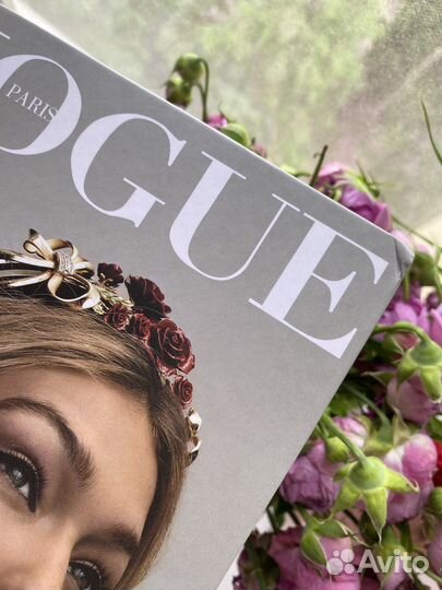 Муляж книги брэнда для интерьера, реквизит