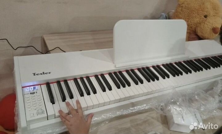 Цифровое пианино Tesler