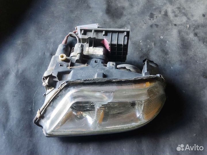 Фара левая Alfa Romeo 166 ксенон