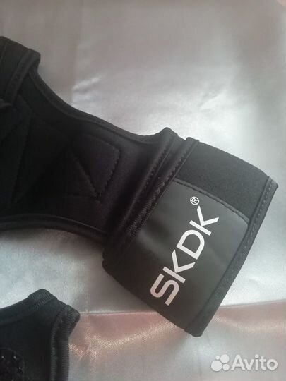 Перчатки для тренажёрного зала (новые)