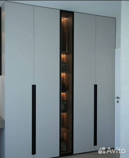 Шкаф распашной