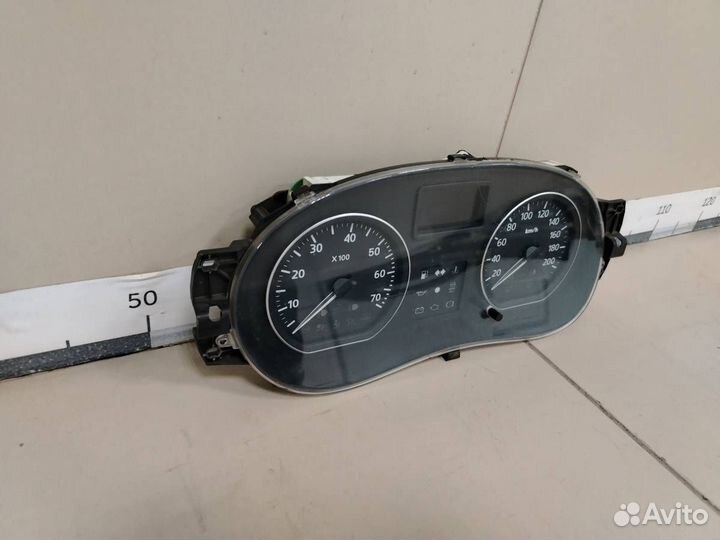 Панель приборов Renault Sandero 2009-2014