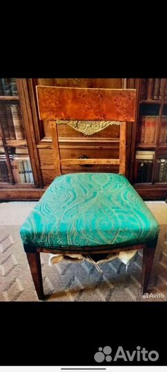 Антикварный стул