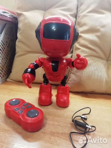 Игрушка робот с пультом