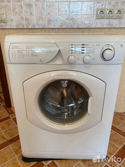 Стиральная машина бу Ariston avsl 109