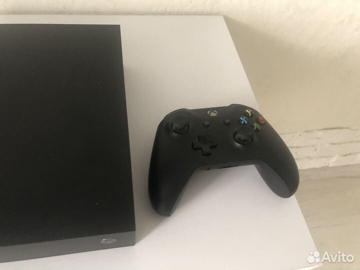 Xbox one x 1tb