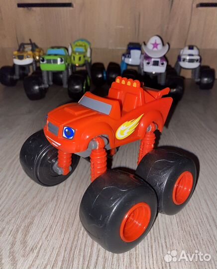 Вспыш и чудо машинки, трансформер/поющие