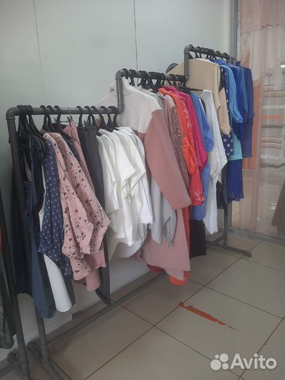 Вешалка для одежды напольная металлическая