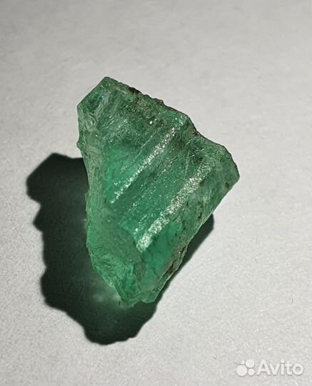 Изумруд (берилл) натуральный кристалл Урал