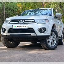 Mitsubishi Pajero Sport 2.5 AT, 2014, 145 000 км, с пробегом, цена 2 189 000 руб.