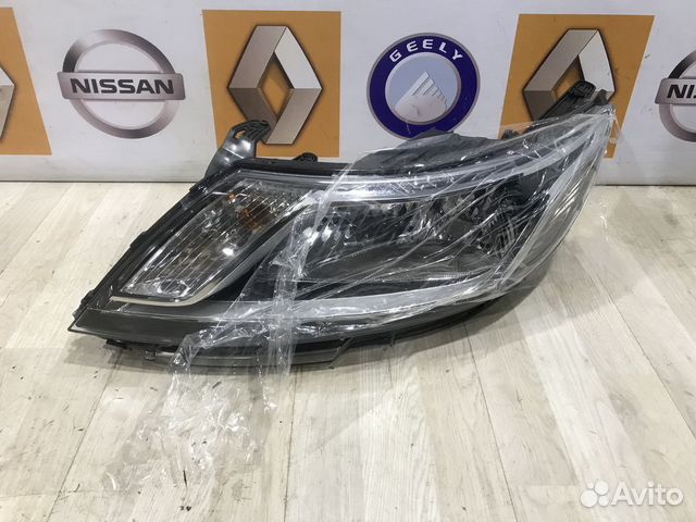 Фара Kia RIO 3 Лев