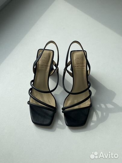 Босоножки чёрные Graciana