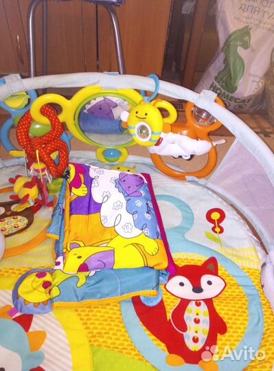 Продам коврик для малышей с игрушками