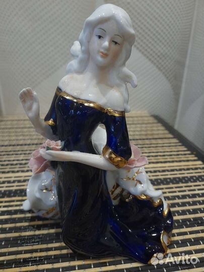 Салфетница фарфоровая,подставка для зубовчисток