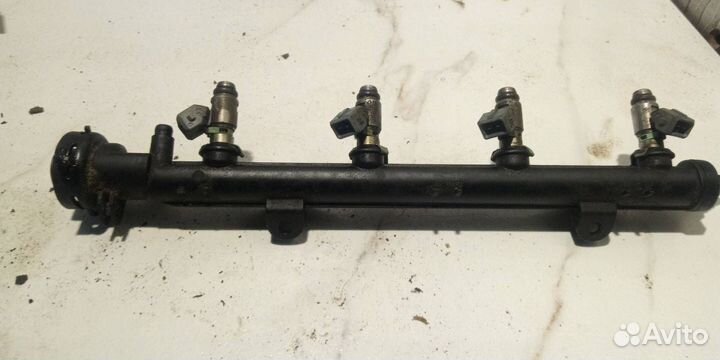 Топливная рампа Skoda Octavia (A4) 1U2 2000