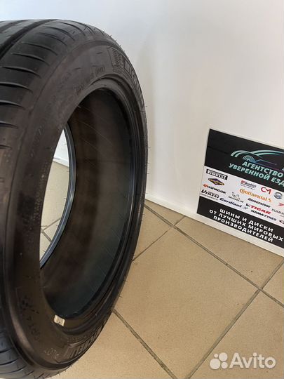 Michelin Pilot Sport 4 235/45 R17 97Y