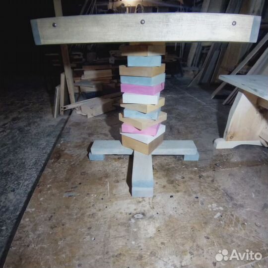 Столик маникюрный.журнальный