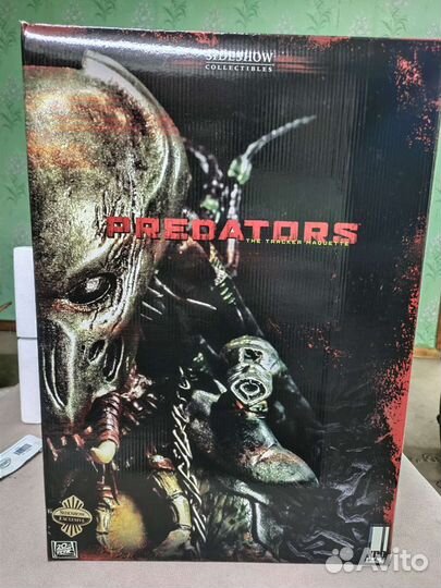 Tracker Predator sideshow