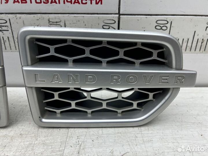 Решетка крыла Land Rover Discovery 4 L319 306DT