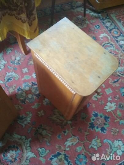 Тумбочка прикроватная