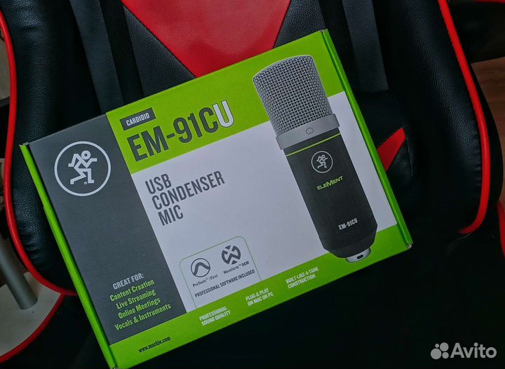 Студийный микрофон