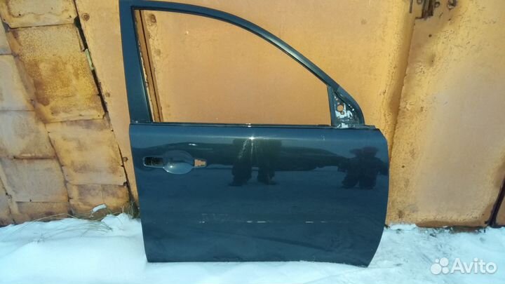 Передняя дверь на Mitsubishi Pajero Sport 2