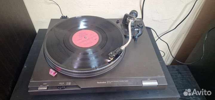Проигрыватель винила technics