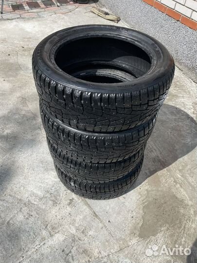 Roadstone Winguard WinSpike 215/50 R17