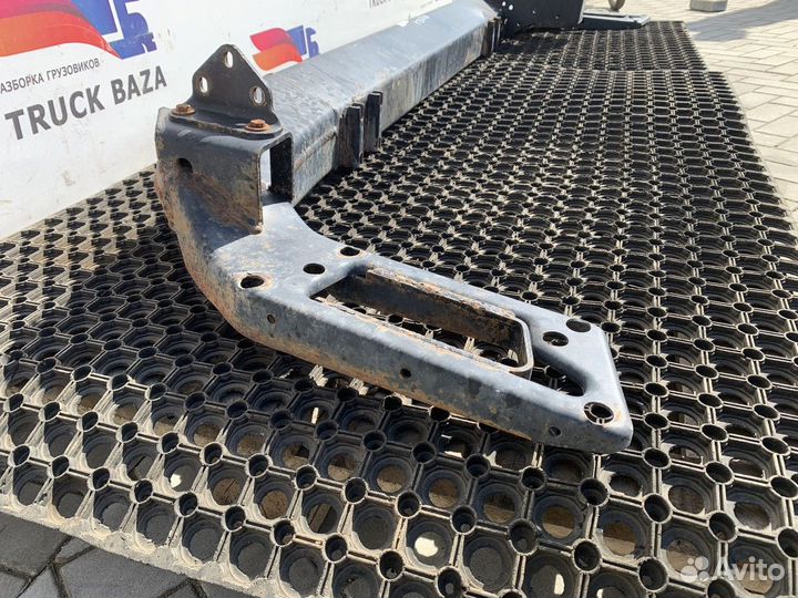 Усилитель переднего бампера