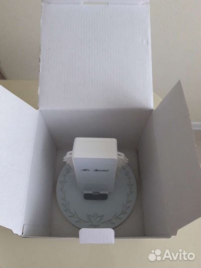 Беспроводное зарядное устройство Angel