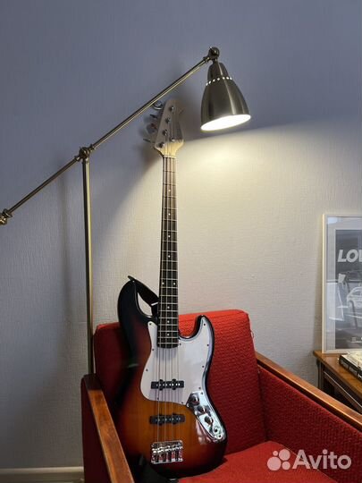 Бас гитара Suzuki jazz bass