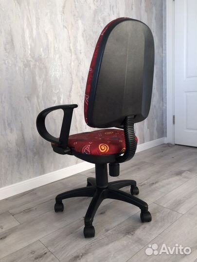 Компьютерное кресло