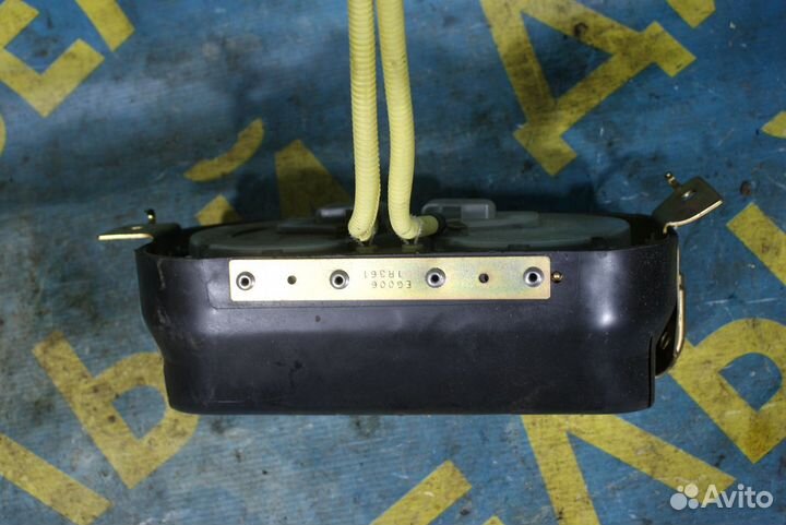 Правая подушка безопасности в торпеду Infiniti Q45